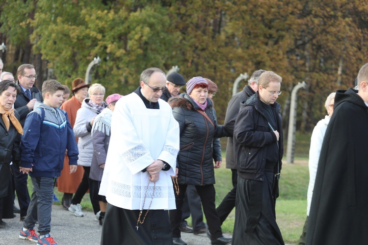 32. Droga Krzyżowa za zmarłych - w byłym KL Auschwitz-Birkenau - 2017