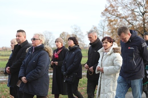 32. Droga Krzyżowa za zmarłych - w byłym KL Auschwitz-Birkenau - 2017