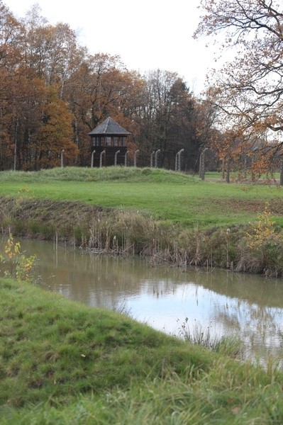 32. Droga Krzyżowa za zmarłych - w byłym KL Auschwitz-Birkenau - 2017