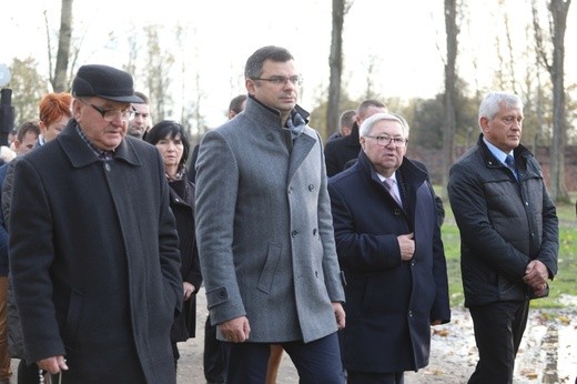 32. Droga Krzyżowa za zmarłych - w byłym KL Auschwitz-Birkenau - 2017