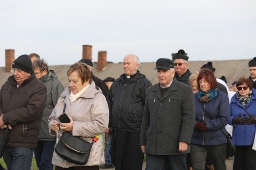 32. Droga Krzyżowa za zmarłych - w byłym KL Auschwitz-Birkenau - 2017