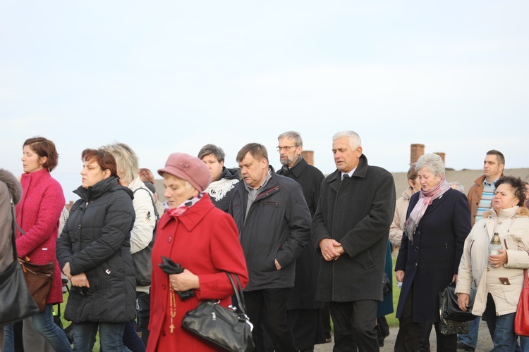 32. Droga Krzyżowa za zmarłych - w byłym KL Auschwitz-Birkenau - 2017