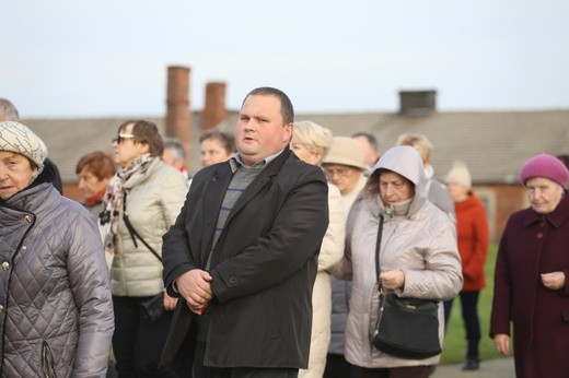 32. Droga Krzyżowa za zmarłych - w byłym KL Auschwitz-Birkenau - 2017