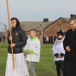 32. Droga Krzyżowa za zmarłych - w byłym KL Auschwitz-Birkenau - 2017