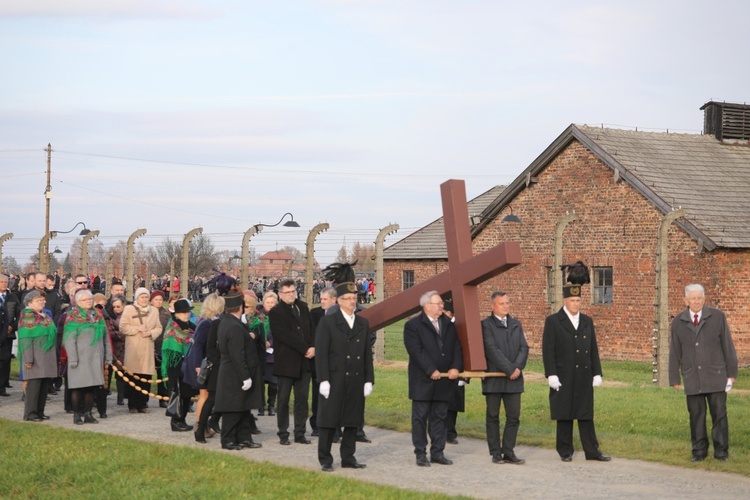 32. Droga Krzyżowa za zmarłych - w byłym KL Auschwitz-Birkenau - 2017