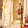 Bp Piotr Libera przypominał o poszanowaniu niedzieli  w najstarszym mławskim kościele.