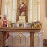 Biskup płocki poświęcił nowy ołtarz w kościele św. Wawrzyńca.