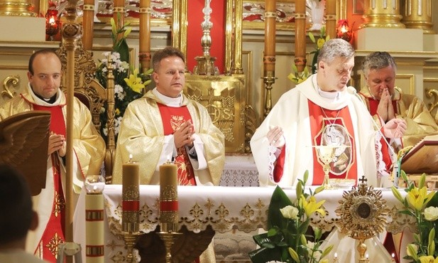 Mszy św. dla nauczycieli i wychowawców przewodniczył bp Roman Pindel