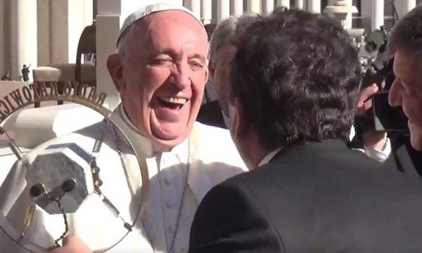 Papież Franciszek pobłogosławił pracownikom i słuchaczom Radia Katowice