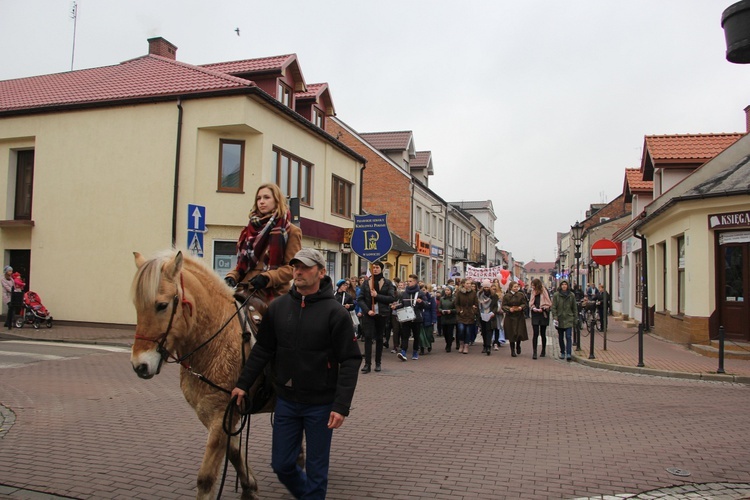 Marsz patriotyczny w Łowiczu