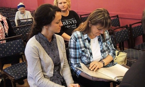 Kroniki z 25-letniej historii konkursu przechodziły z rąk do rąk