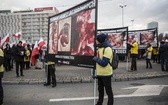 Tysiące flag pod hasłem "My chcemy Boga" 