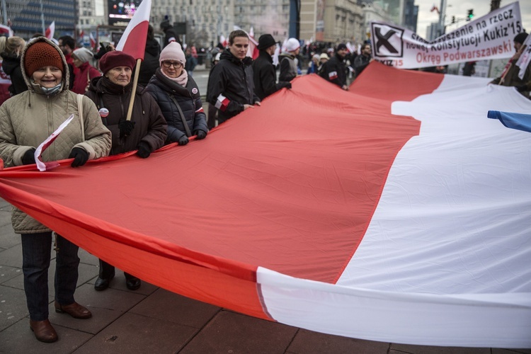 Tysiące flag pod hasłem "My chcemy Boga" 