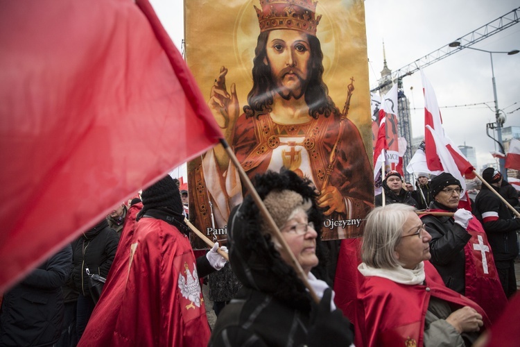 Tysiące flag pod hasłem "My chcemy Boga" 