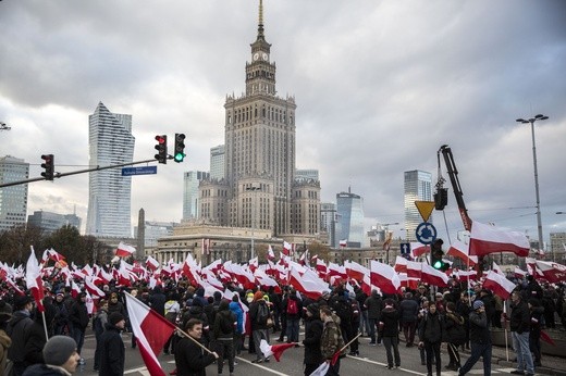 Tysiące flag pod hasłem "My chcemy Boga" 