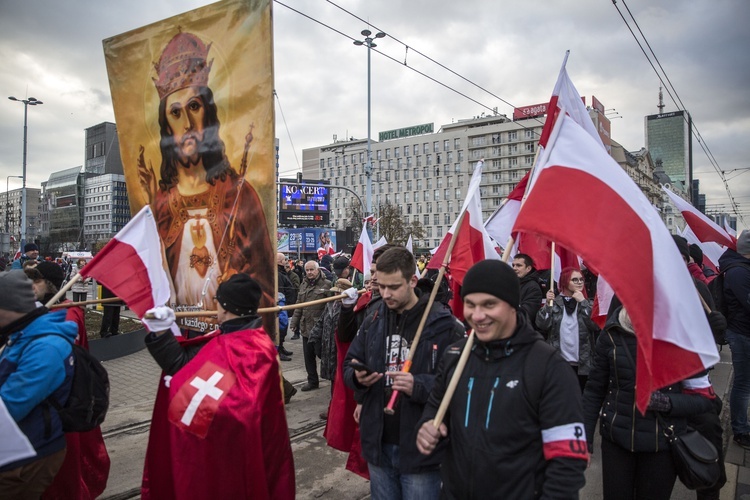 Tysiące flag pod hasłem "My chcemy Boga" 