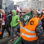 Tysiące flag pod hasłem "My chcemy Boga" 