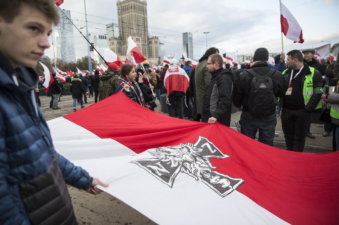 Tysiące flag pod hasłem "My chcemy Boga" 