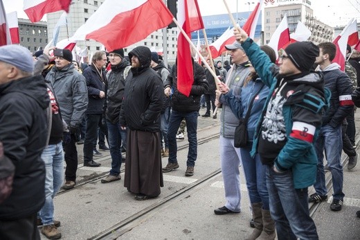 Tysiące flag pod hasłem "My chcemy Boga" 