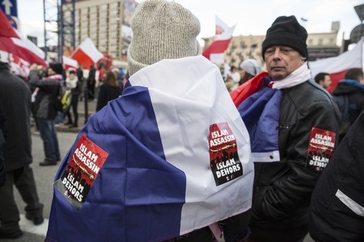 Tysiące flag pod hasłem "My chcemy Boga" 