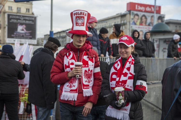 Tysiące flag pod hasłem "My chcemy Boga" 