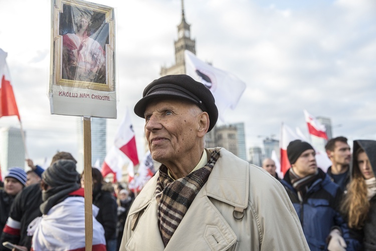 Tysiące flag pod hasłem "My chcemy Boga" 