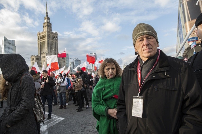 Tysiące flag pod hasłem "My chcemy Boga" 