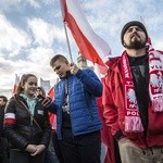 Tysiące flag pod hasłem "My chcemy Boga" 