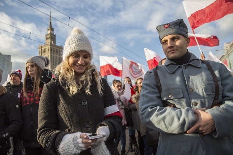 Tysiące flag pod hasłem "My chcemy Boga" 