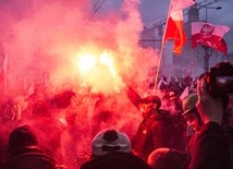 Tysiące flag pod hasłem "My chcemy Boga" 