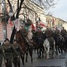 Uczestnicy uroczystości przeszli od katedry na Plac Konstytucji 3 Maja 