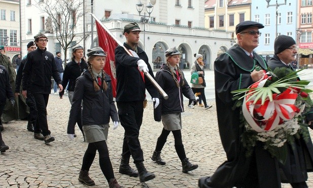 Ciągle jesteśmy w rozdarciu