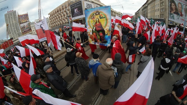 Tysiące flag pod hasłem "My chcemy Boga" 