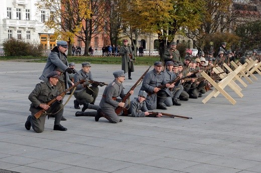 Widowisko batalistyczne "Za Polskę" w centrum Wrocławia