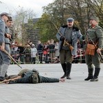 Widowisko batalistyczne "Za Polskę" w centrum Wrocławia