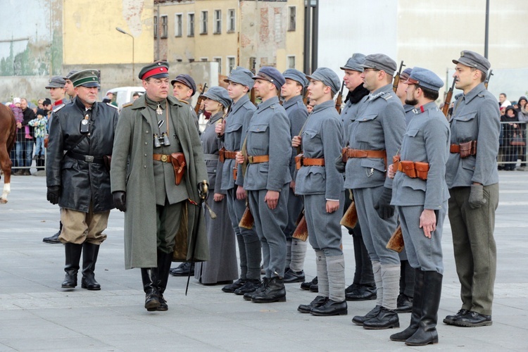 Widowisko batalistyczne "Za Polskę" w centrum Wrocławia