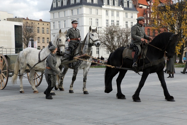 Widowisko batalistyczne "Za Polskę" w centrum Wrocławia