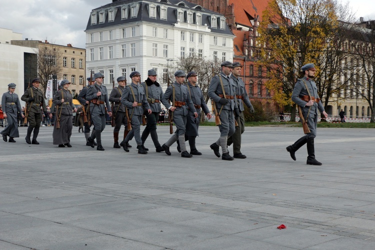 Widowisko batalistyczne "Za Polskę" w centrum Wrocławia