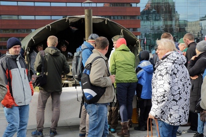 Widowisko batalistyczne "Za Polskę" w centrum Wrocławia