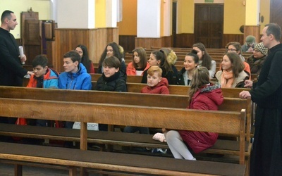 W Stąporkowie (dekanat czarnecki), podobnie jak w pozostałych odwiedzanych parafiach, po Mszach św. alumni spotykali się z grupami parafialnymi i opowiadali o życiu w seminarium