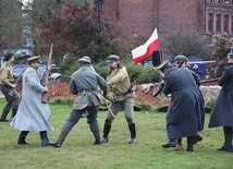 W Żyrardowie rekonstruktorzy ukazali bohaterstwo polskich legionistów.