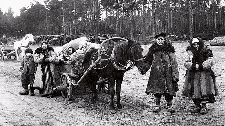 Kadr z fimu „Bieżeńcy (1915–1922)” Jerzego Kaliny.