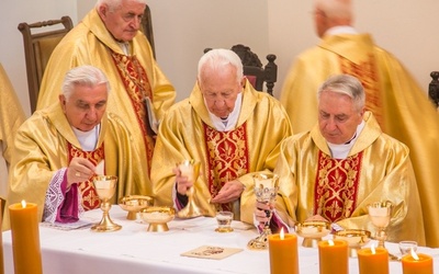 Arcybiskupi warmińscy odznaczeni