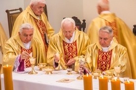 Arcybiskupi warmińscy odznaczeni
