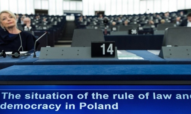 Węgierscy Europosłowie krytycznie o rezolucji w sprawie Polski