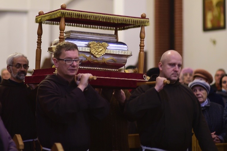 Wprowadzenie relikwii bł. Honorata Koźmińskiego