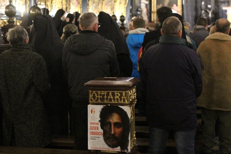 Msza św. pod przewodnictwem abp. Marka Jędraszewskiego podczas Światowego Dnia Ubogich