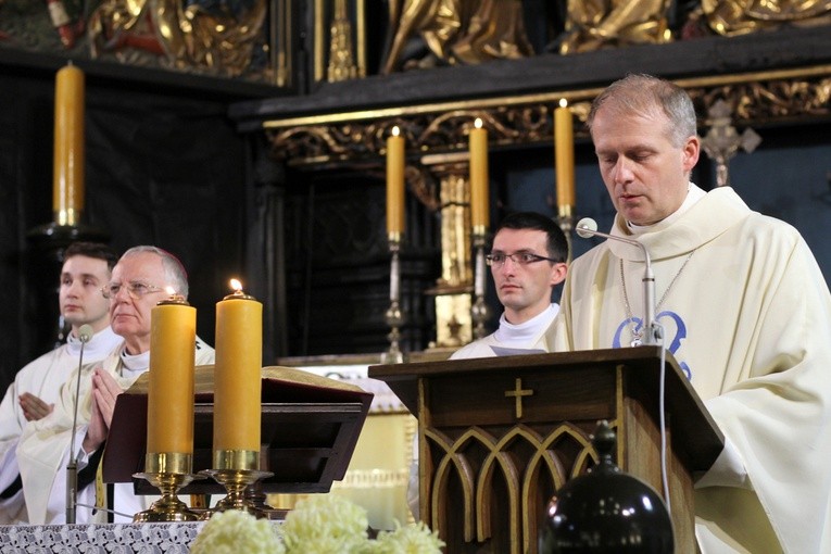 Msza św. pod przewodnictwem abp. Marka Jędraszewskiego podczas Światowego Dnia Ubogich