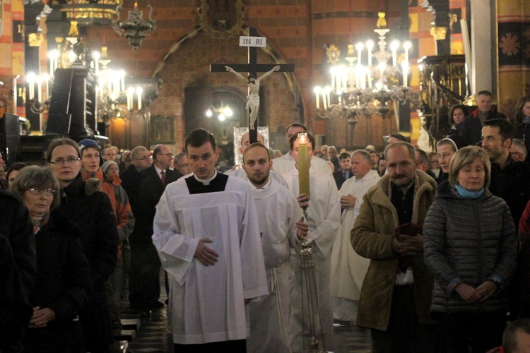 Msza św. pod przewodnictwem abp. Marka Jędraszewskiego podczas Światowego Dnia Ubogich