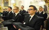 Niech sutanna przypomina wam, kto was powołał